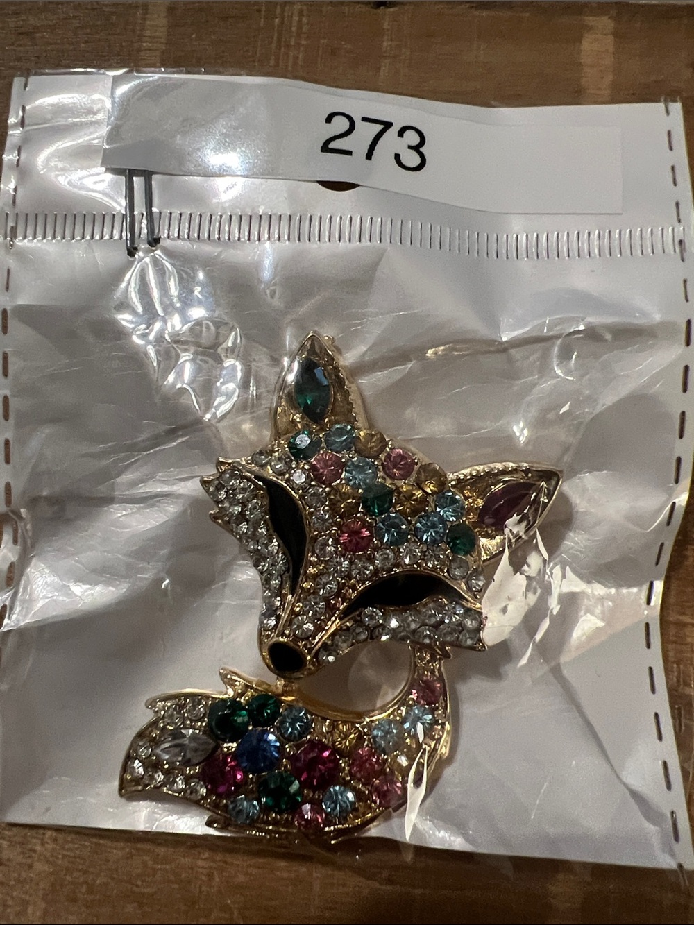 3/$18 Gold Fox Crystal Brooch Lot 273 - Picture 6 of 6